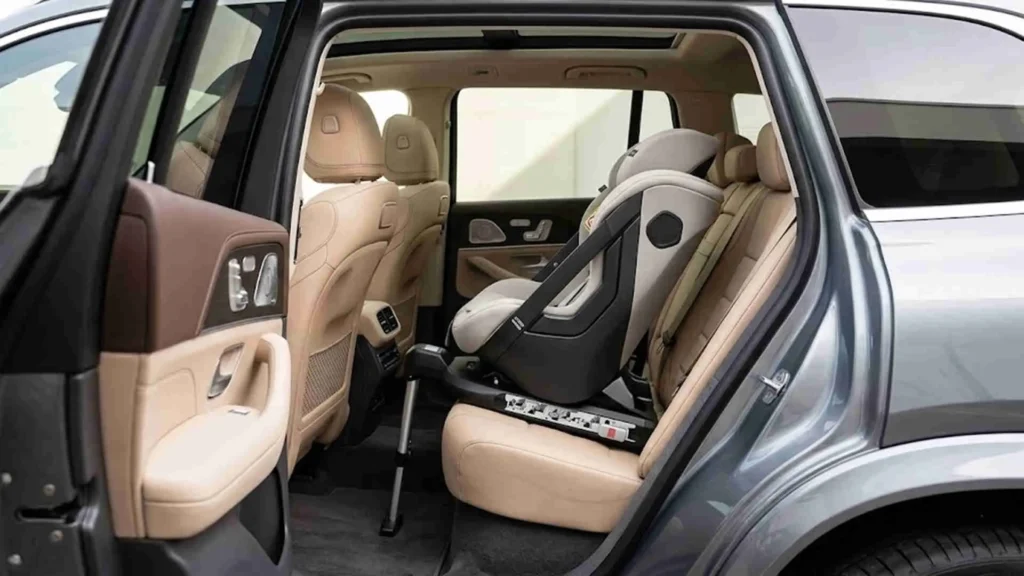 CAR SEAT Act Updates retail trend: A compliant, premium baby car seat seamlessly installed in a modern family SUV.